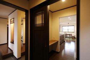 ＊土間＊広々とした玄関土間はお客さまと家族の動線を別けることですっきり♪土間収納から繋がるパントリーは奥様にやさしい家事動線にしました